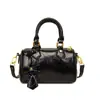 Bolso Baguette Informal de Nicho Versátil Portátil para Mujer 2025 Invierno Nueva Moda Bolso de Hombro Cruzado de Moda