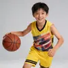 Conjunto de jersey de basquete infantil de marca OEM, tecido de malha para o verão, roupa de treino respirável, feito sob medida para equipes esportivas