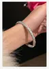 Pulseira Geométrica de Zircônia Levemente Luxuosa e de Alta Qualidade para Mulheres, Pulseira Transfronteiriça Fashion e Versátil, Joias para o Dia dos Namorados Chinês, Atacado de Acessórios Yiwu