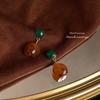 Pendientes de Botón de Lujo de Estilo Francés Vintage, Elegantes y Versátiles, Chapados en Plata con Diseño Elaborado, Pendientes de Declaración Hechos de Fábrica