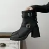 Botas de motocicleta retro de metal con hebilla estilo británico, nueva colección otoño/invierno 2026, botines negros de tacón grueso, botas de moda que aumentan la altura