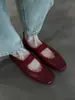 Versão em pele de ovelha 2026 novos sapatos Mary Jane rasos de bico quadrado vintage para mulheres, sapatos casuais slip-on de couro genuíno para o dia a dia