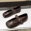 Sapatos Rasos Femininos Estilo Chanel 2026 Coleção Primavera e Outono Mocassins de Tira Única Sapatos Mãe de Solado Macio Sapatos para Gestantes Atacado