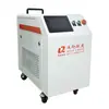 Máquina portátil de limpeza a laser pulsado de 200W para limpeza de precisão de moldes de borracha de motor, remoção de ferrugem, remoção de óleo e remoção de tinta