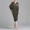 Vestido Feminino Europeu e Americano para Comércio Exterior Transfronteiriço Nova Moda High-End Dourado Plissado Solto Emagrecedor Vestido Saia