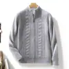 Cárdigan de suéter grueso trenzado tejido para hombre, nuevo, casual, de lana con cremallera y cuello semi-alto, corte holgado para hombre, para otoño e invierno