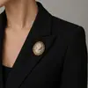 Broche Cabeça de Beleza em Relevo Medieval Europeu e Americano Transfronteiriço, Acessórios de Vestuário com Retrato Estilo Corte Vintage Atacado