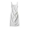 Vestido de tirantes de estilo americano Ins Street Fashion, estilo francés, plisado, de longitud media, nuevo, europeo y americano, de cuello cuadrado, ajustado, de color liso