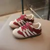 Zapatos estilo alemán para niñas 2026 Otoño/Invierno Nuevos Zapatos Deportivos para Niña Pequeña Suela Suave Zapatos Estilo Forrest Gump para Niños Zapatos Casuales de Tabla para Estudiante