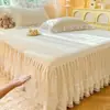Saia de Cama Acolchoada de Veludo Leite Peça Única 2024 Novo Estilo Princesa Inverno Renda Veludo Coral Espessado Colcha Conjunto de Três Peças