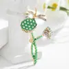 Nuevo Broche de Libélula y Flor de Loto con Pedrería Verde para Mujer, Elegante y Sofisticado, Pin de Alta Costura Exquisito para Abrigos y Cárdigans