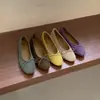 Estilo Coreano Sapatilhas Delicadas de Fada com Bico Baixo para Mulheres 2026 Novo Estilo Estilo Festa Sapatilhas de Camurça Sapatos de Vovó