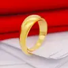 Anillo liso de acero grueso color oro arena de 7 mm para hombres y mujeres con un color chapado en oro abierto plano para dedo 24k
