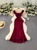 Top de Tubo de Un Hombro Color Borgoña Vestido de Noche para Banquete Textura Elegante Sexy con Abertura Alta Vestido de Cola de Pez Largo
