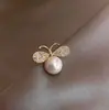 Broche Antideslizante de Perla de Abeja Clip de Bufanda de Alta Gama para Mujer para Asegurar Ropa, Pin Pequeño para Decoración de Cuello en Verano