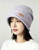 Touca de tricô feminina para outono e inverno com forro de fleece, quente e estilosa, versátil e perfeita para cobrir a cabeça no tempo frio; disponível para atacado
