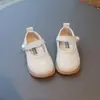 Sapatos Mary Jane de Couro com Velcro para Bebê 2026 Estilo Novo Primavera e Outono Sapatos Estilo Escolar para Meninas para Combinar com Saias Sapatilhas de Princesa