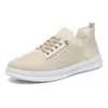 Sapatos Masculinos de Malha Vazada, Novo Estilo de Verão, Respiráveis e Confortáveis, Slip-On Masculino Simples com Bico Redondo, Sapatos Casuais