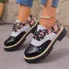 2025 Verano Nuevos Zapatos Individuales de Talla Grande de Comercio Exterior Estilo Brogue para Mujer Talla Grande Estación Independiente Transfronteriza Venta al por Mayor