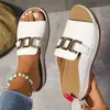 Chinelos Femininos 2026 Novo Modelo Transfronteiriço Tamanho Grande Casuais Moda Salto Plataforma Sola Grossa com Fivela e Design Aberto