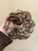 Novos Elásticos de Pelúcia para Cabelo Outono e Inverno, Estilo Francês, Suaves e Luxuosos, Elástico Versátil para Rabo de Cavalo, Design Único, Elástico de Cabelo de Nicho para Mulheres
