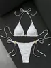 2026 Nuevo Bikini de Encaje Rosa para Mujer Conjunto de Traje de Baño Triángulo con Tirantes al Cuello Sexy para Vacaciones en la Playa