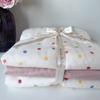 Estilo Pastoral Clase A Grado Materno e Infantil Doble Capa de Gasa 100% Algodón Puro Juego de Tres Piezas Juego de Cama de Tres Piezas Funda Nórdica Infantil Transmisión en Vivo