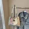 2026 Moda Casual Gran Capacidad Cuadros Mezclilla Lona Simple y Elegante Nuevo Bolso de Hombro Cruzado Debajo del Brazo