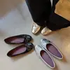 Temporada del Primer Encuentro: Bailarinas con Remaches y Lazo, Mocasines Bajos de Punta Redonda