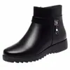 Botas de algodón para mujer 2026 invierno nuevo estilo zapatos de cuero para mediana edad y ancianos suela plana antideslizante botines cortos engrosados terciopelo cálido zapatos de algodón para madre mujer
