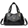 Moda transfronteiriça nova bolsa feminina estilosa, bolsa de ombro transversal retrô europeia e americana de grande capacidade, bolsa de mão de couro macio para mulheres