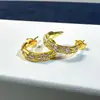 Brincos Tiff t's Nova Versão de Luxo V Pena Dourada com Strass em Formato de Asa, Brincos Versáteis e com Design Estiloso para Mulheres