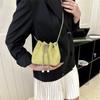Bolso Cubo de Taladro Completo Verano 2024 Nueva Moda Cadena Bolso Diamante Diseño Nicho Bolso de Hombro Trendy Venta al por Mayor