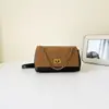Bolsa transversal de camurça color block retrô com corrente para mulheres, nova coleção 2026, uma bolsa de ombro estilosa e única com um design quadrado pequeno versátil