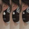 Estilo japonês e coreano Brincos de pérolas simples Gotas de água retrô femininas High-end Elegante Elegante Brincos Design de nicho Novos brincos da moda