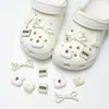 Lindo Estilo Nuevo Femenino Gato Kt Mariposa Hada Dibujos Animados Creativo DIY Accesorios de Resina Lindos Dijes para Zapatos para Zuecos