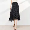 Moda de Verão 2025 Versátil Saia Slim de Cintura Alta Feminina Comprimento Médio Renda Costurada Saia de Bolinhas Tendência