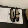 Prata Primavera/Verão 2026 Novos Sapatos de Salto Grosso Quadrados Mary Janes Franceses de Salto Alto Femininos para Usar com Saias Sapatos de Corte Baixo