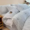 Juego de Cama de Cuatro Piezas de Terciopelo de Leche Tallado de Invierno Sábana de Cama Gruesa Cálida de Terciopelo Coral Funda de Edredón Sábana Ajustada Ropa de Cama de Cuatro Piezas