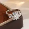Anillo Floral de Zirconia de Lujo Ligero, Apertura Ajustable, No se Desvanece, Diseño Único, Versátil y Elegante