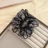 El Nuevo Estilo de Caperucita Roja es Moderno y Elegante, Pinza para el Cabello de Malla con Plumas Nube Tocado