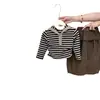 Nuevo atuendo de otoño para niñas: conjunto de dos piezas estilo coreano para bebés niñas, con top a rayas de manga larga y shorts elegantes color café