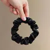 1. Goma para el pelo vintage de flores oscuras con una textura madura y suave, adecuada para ir al trabajo, accesorio para el cabello duradero y versátil para mujeres