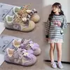 Zapatos Deportivos para Niñas Dibujo Animado Gato KT 2026 Nuevos Lindos Zapatos para Niños Antideslizantes Zapatos para Bebé Niña Suela Suave Zapatos de Entrenamiento Alemanes