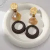 Pendientes Redondos de Resina Geométricos Exagerados para Mujer, Diseño Único y Sofisticado en Rojo Rosa Polvoriento, Pendientes de Círculo