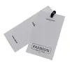 Etiquetas de ropa de papel especial repujado hechas a medida, etiquetas de ropa simples estilo ins para hombre y mujer, etiquetas de ropa universales en stock