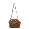Bolso de Mano con Tachuelas y Concha Versión Coreana para Mujer 2025 Invierno Nuevo de Alta Calidad Elegante de Hombro Único Cruzado