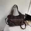 Bolsa tote de grande capacidade com design minimalista retrô de nicho, nova coleção outono 2026, estilo biker para o dia a dia, de ombro e crossbody