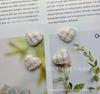 Bolsa de Tela Cuadrada Corazón Fragante Pequeño Hebilla para Joyería Adornos para la Cabeza Aretes Ropa Accesorios DIY Venta de Fabricante de Accesorios