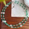 Collar de cadena de clavícula con estrella de calcedonia verde con corte natural de cristal blanco natural y diseño refrescante.